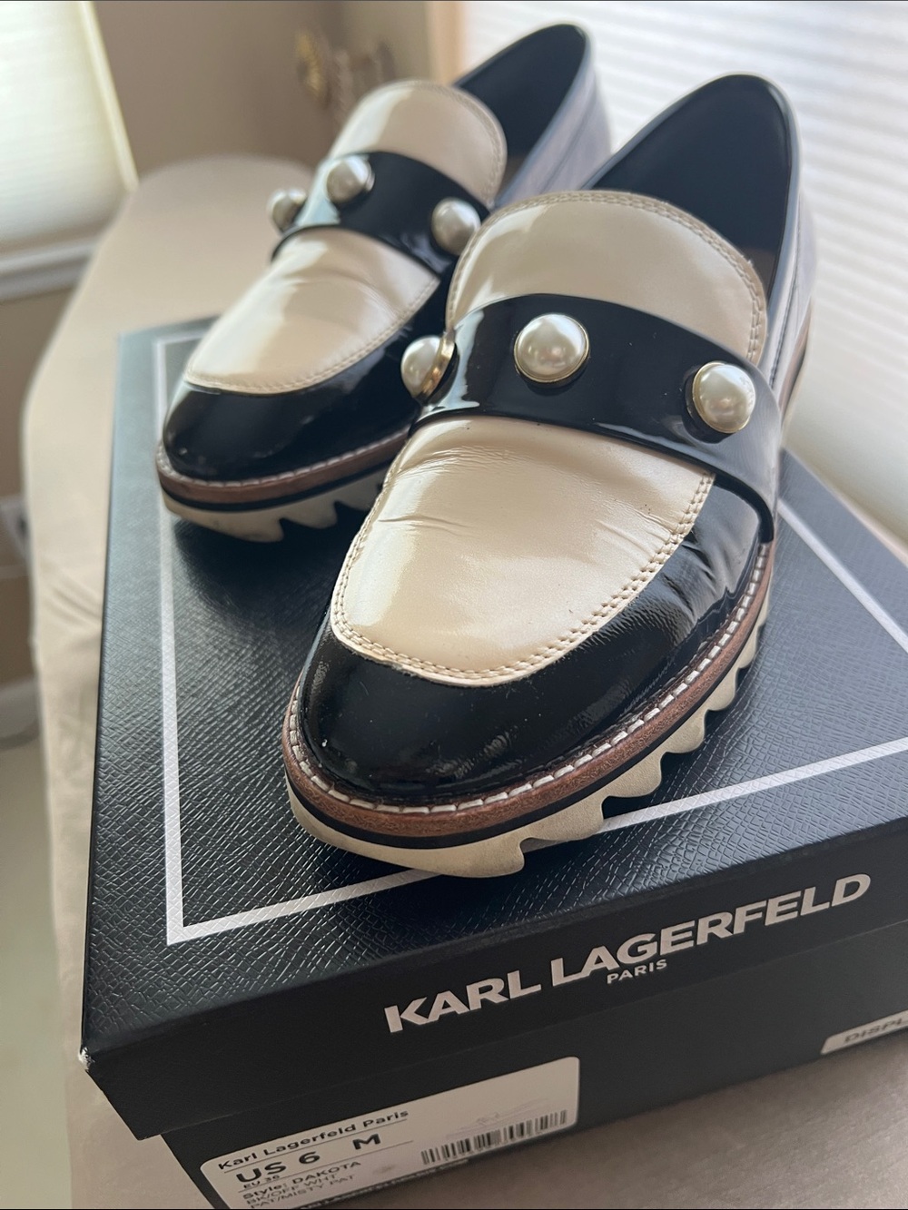 Karl Lagerfeld Black and Cream Pearl-Trim Patent Loafers Slip On Size 6